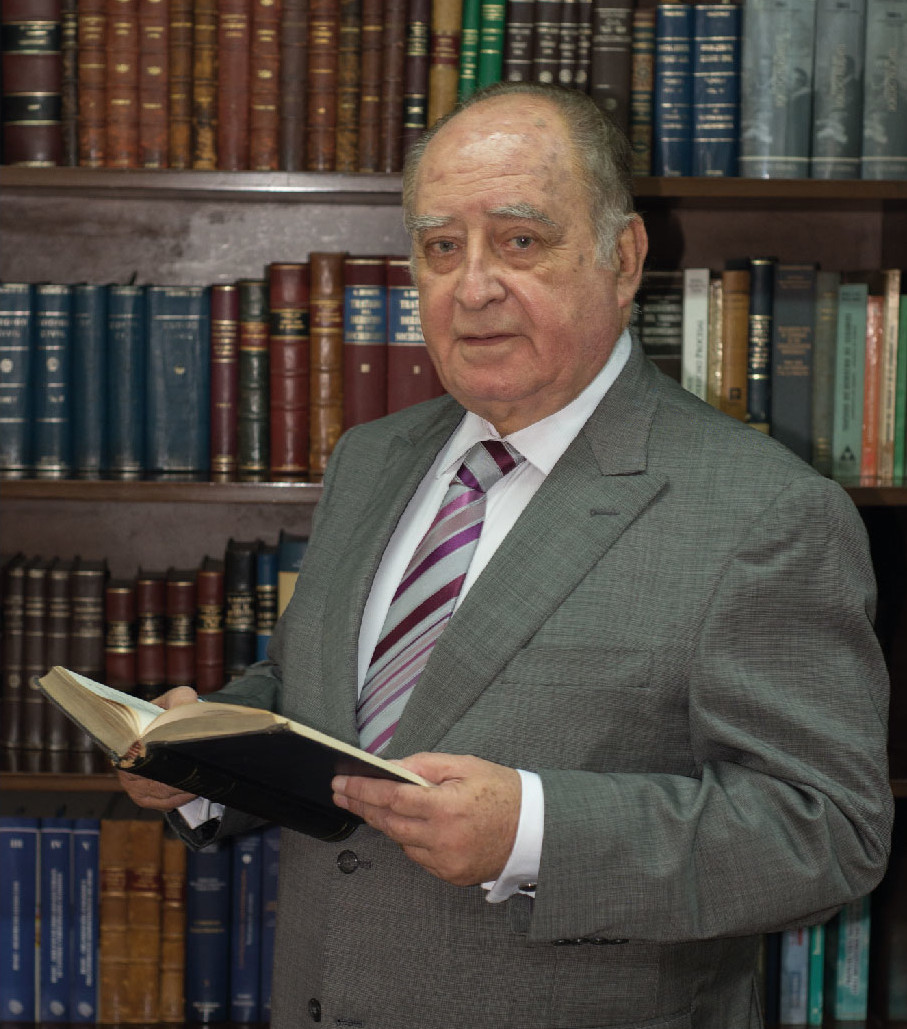 Ántero Flores-Araoz Esparza